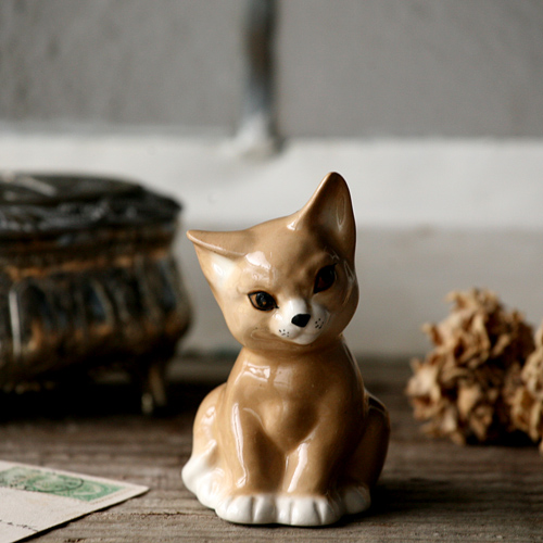 イギリス〉1950年代 かわいいネコの陶器置物 STUDIO SZEILER ENGLAND