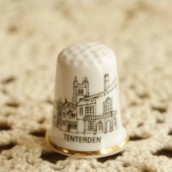 イギリス TENTERDEN テンターデン 英国陶製シンブル(指貫)|イギリスアンティーク雑貨専門ショップなららん