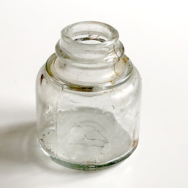 画像1: アメリカ ヴィンテージ ガラス インク瓶  丸型 (約 高さ6.2cm) (1)