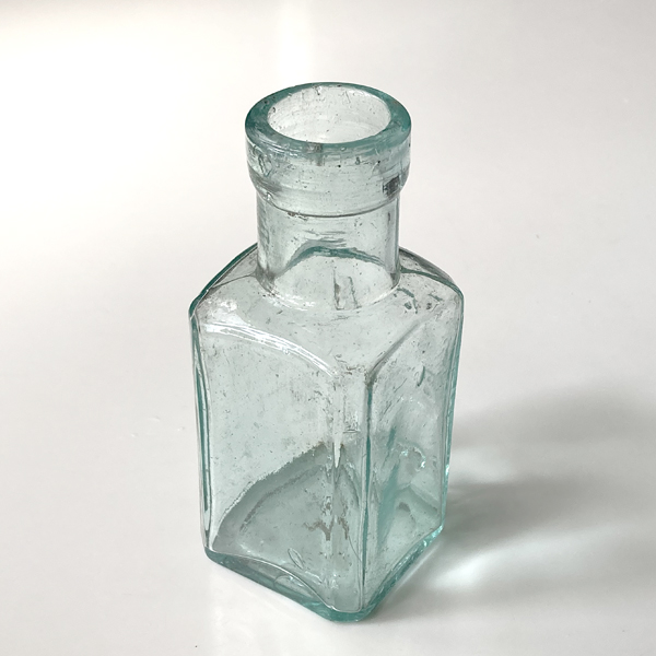 イギリス アンティーク TAVU BOOT POLISH 可愛い淡い青緑のガラス瓶 