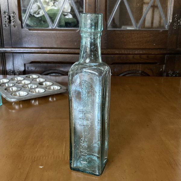 画像1: イギリス GARTONS HP SAUCE アンティークガラス瓶 (約高さ20.8cm) (1)