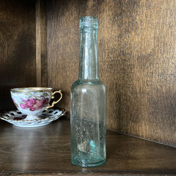 画像1: イギリス アンティークガラス瓶 ガラスボトル(約19.0cm) (1)