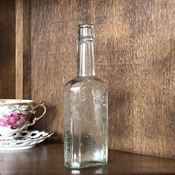 画像1: イギリス アンティークガラス瓶 HOE'S SAUCE (高さ約19.2cm) (1)