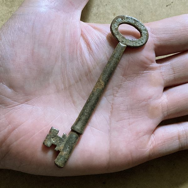 イギリス アンティークキー レトロ鍵 かぎ antique key アイアン雑貨 英国インテリア ヴィンテージ雑貨(約9.1cm) EY7598|  英国アンティーク雑貨通販専門店 なららん