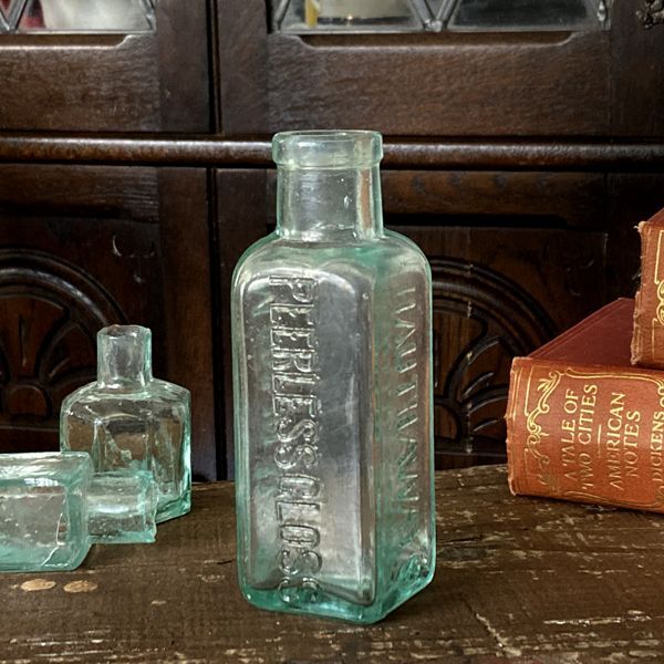 画像1: イギリス アンティークガラス瓶 HAUTHAWAY'S PEERLESSGLOSS MADE IN USA (約高さ12.5cm) (1)
