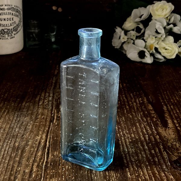 画像1: イギリス アンティークガラス瓶 TABLE SPOONS おしゃれなインテリア雑貨 英国古いボトル (約高さ13.4cm) (1)