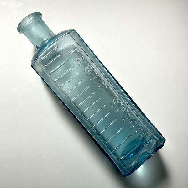 画像1: イギリス アンティークガラス瓶 TABLE SPOONS おしゃれなインテリア雑貨 英字 英語ロゴ (約高さ16.2cm) (1)