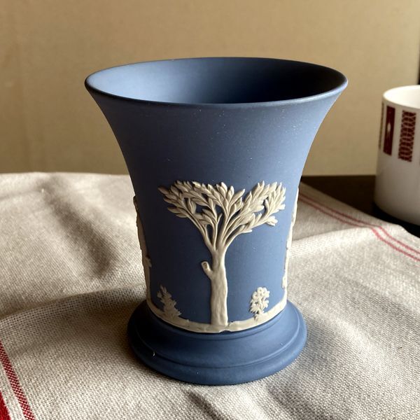 イギリス ウェッジウッド ジャスパーブルー ラッパ型 花瓶 WEDGWOOD