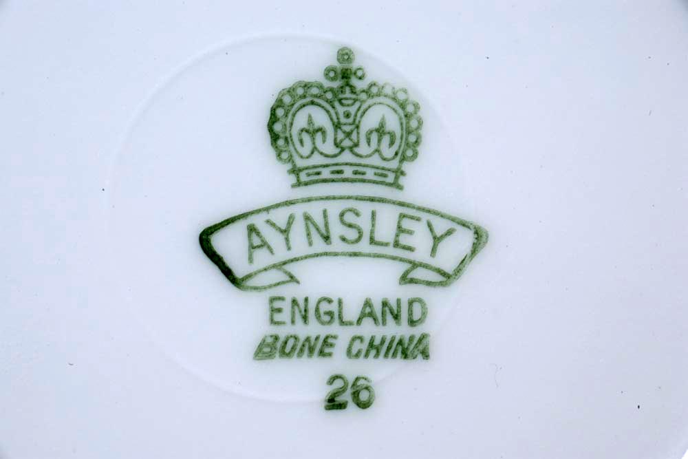 〈イギリス〉1950年エインズレイカップ＆ソーサー　可憐なピンクのブーケ                                        [BB1054]